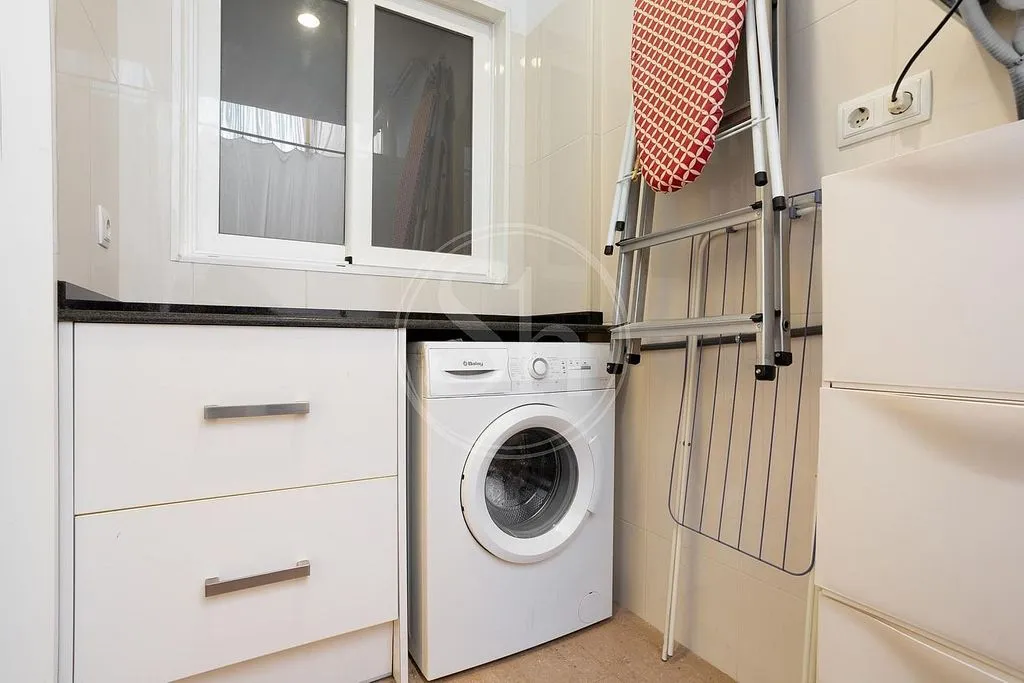 Buanderie - Furnished Apartment with Balcony in La Nova Esquerra de l'Eixample