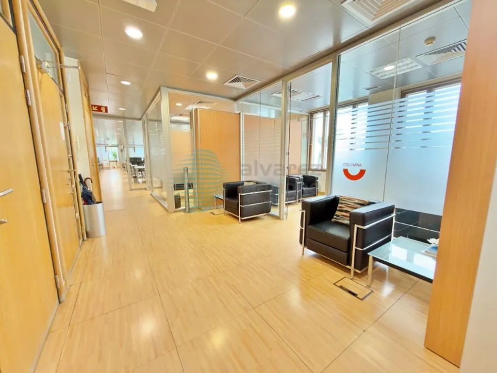 Office - Office with Air Conditioning in Campo Grande, Lisbon