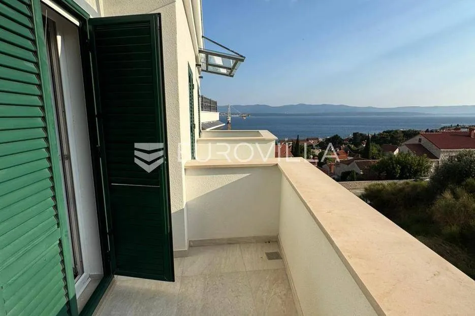 Balcon - Luxury Penthouse with Plot in Bol Town Centre