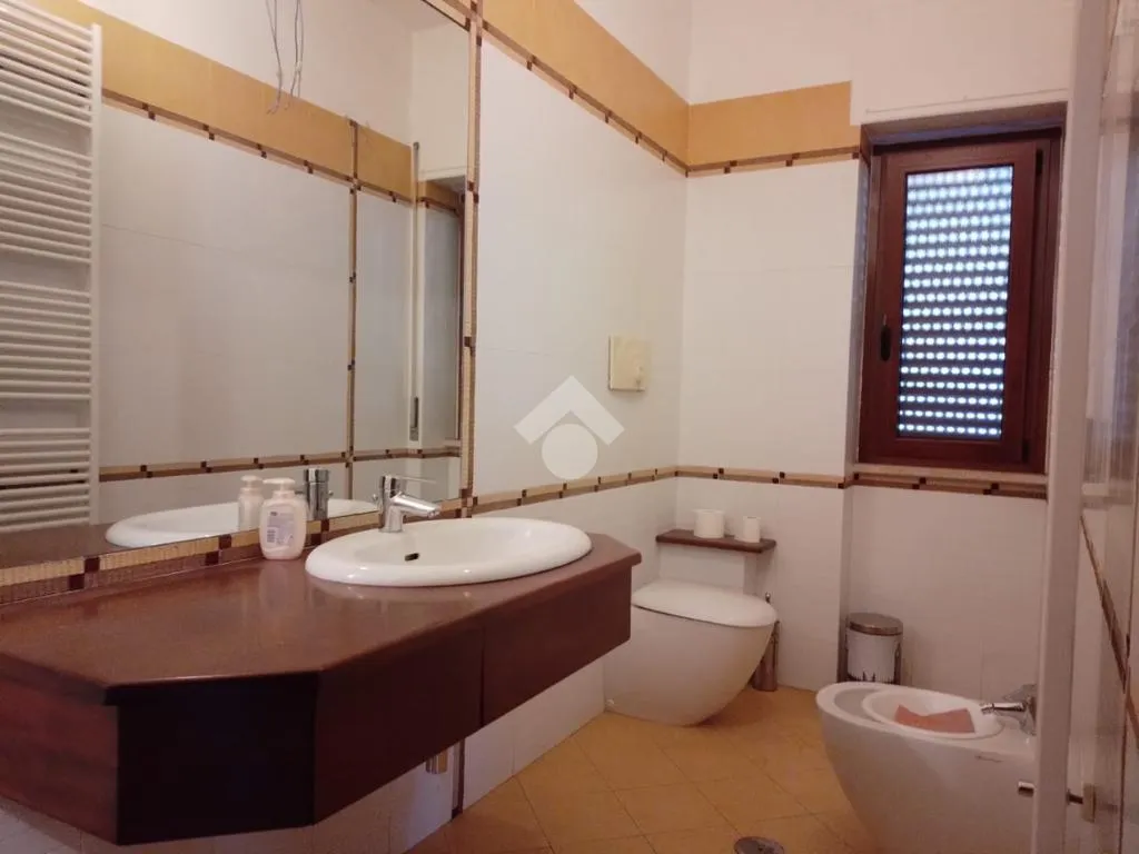 Salles de bain - Apartment with Balcony in Castrolibero