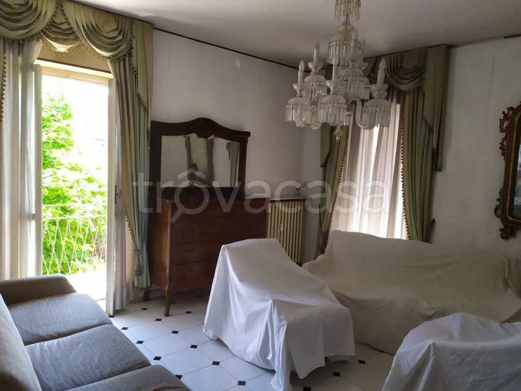 Séjour - Apartment with Balcony in Savigliano Centre
