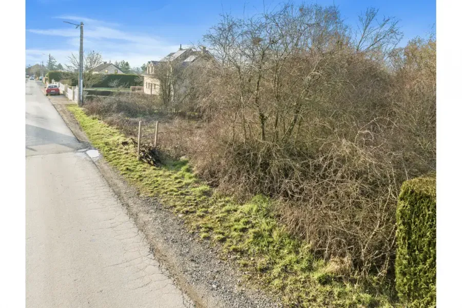 Jardin - Terrain à bâtir dans un lotissement calme à Ferrières