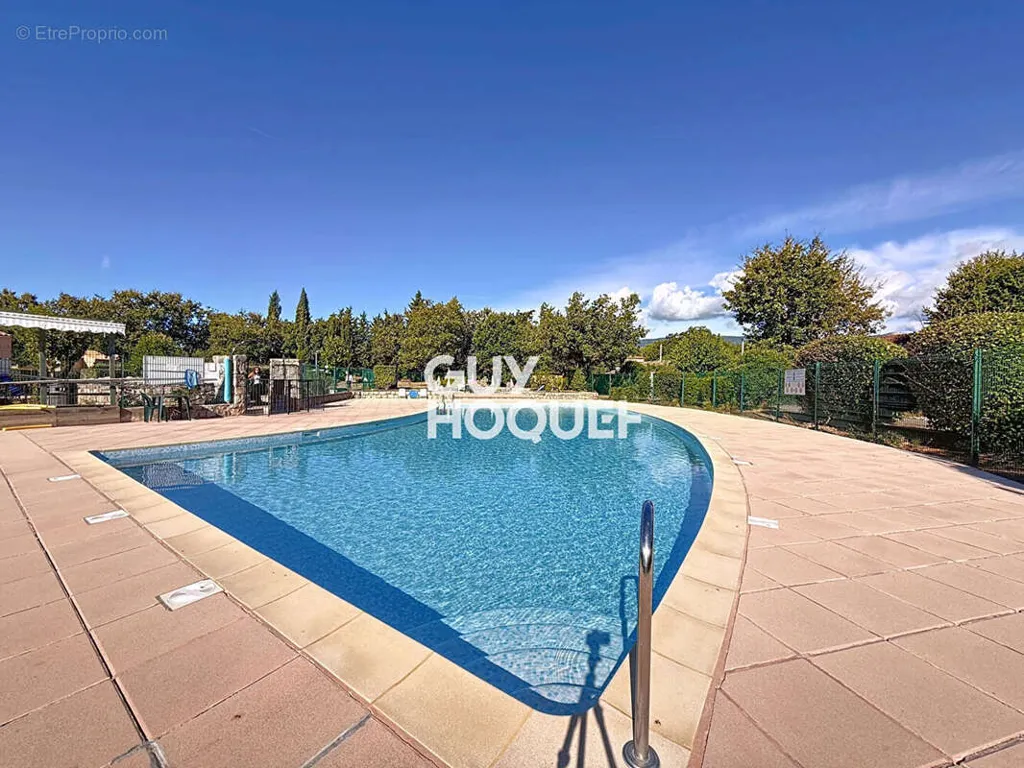 Piscine - Maison mitoyenne avec jardin et piscine à Fayence