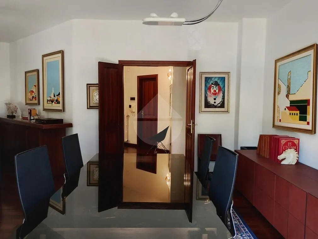 Sala da pranzo - Office Space with Balcony in Cosenza Città 2000