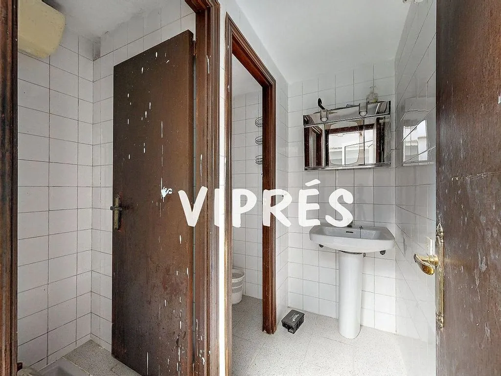 Bathrooms - Two-Storey House with Terrace in San Luis