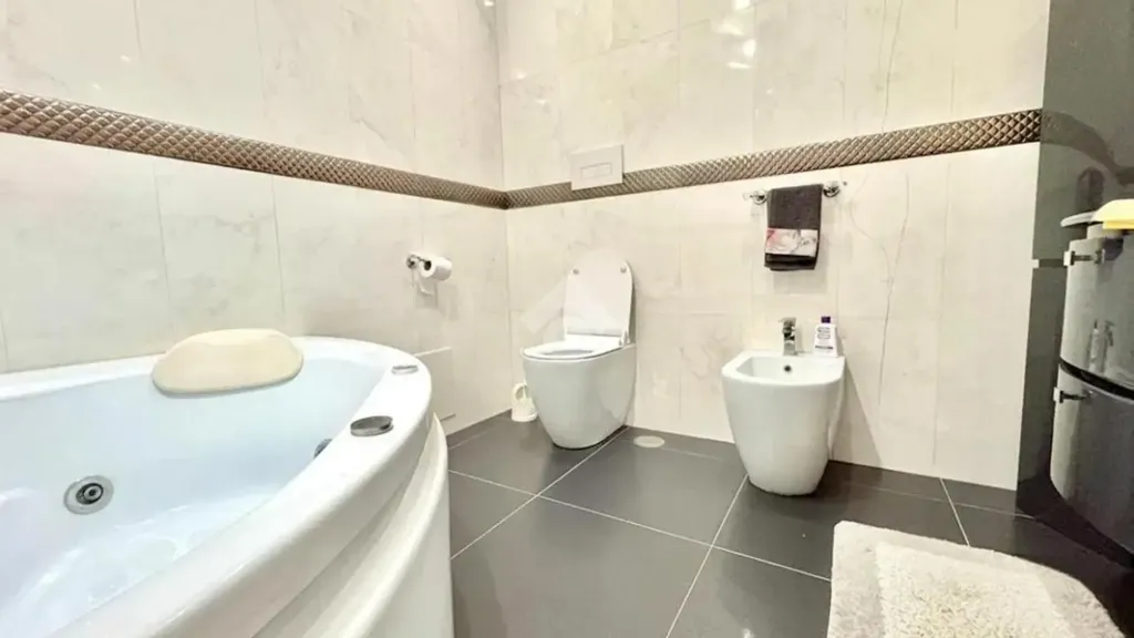 Salles de bain - Panoramic Apartment with Balcony in Naples