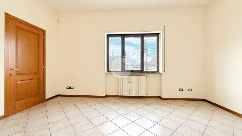 Pièces - Apartment with Parking in L'Aquila