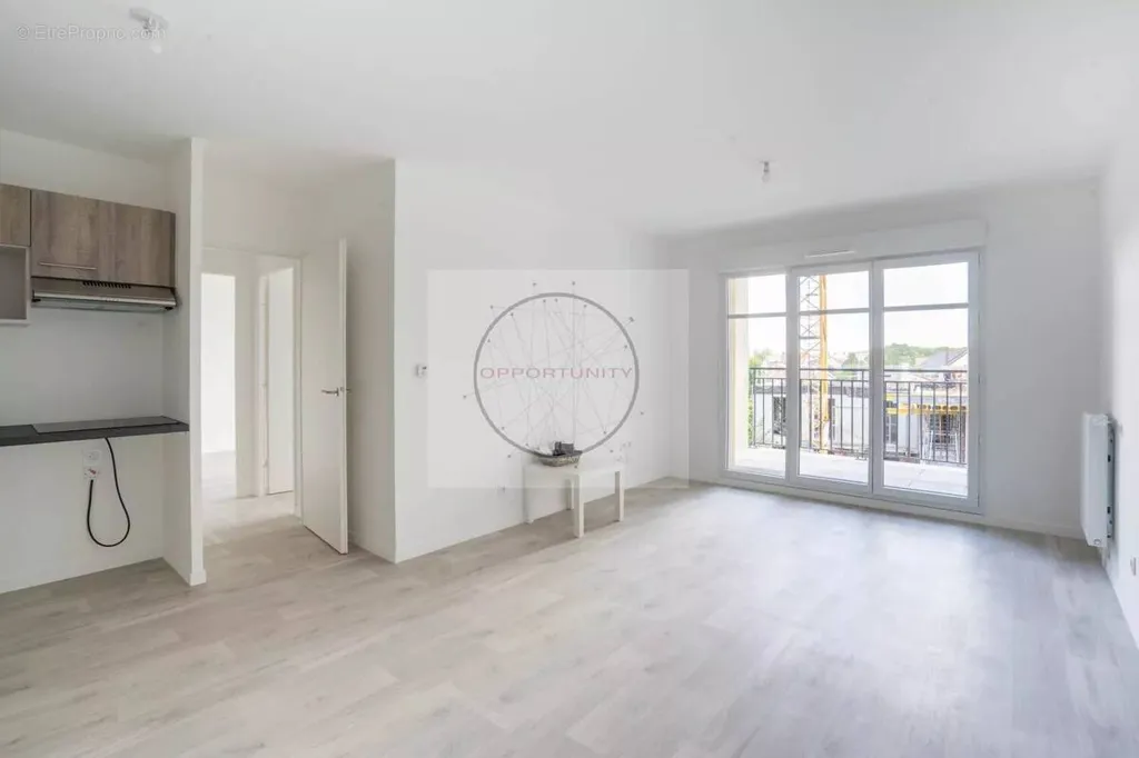 Living Room - 3-Bed Apartment with Balcony in Le Blanc-Mesnil