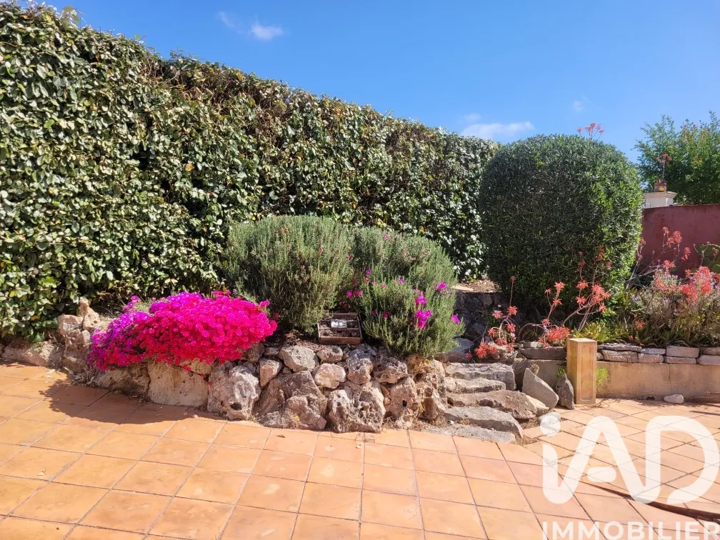 Jardin - Mas avec Piscine au Sel dans un Environnement Calme à Le Muy
