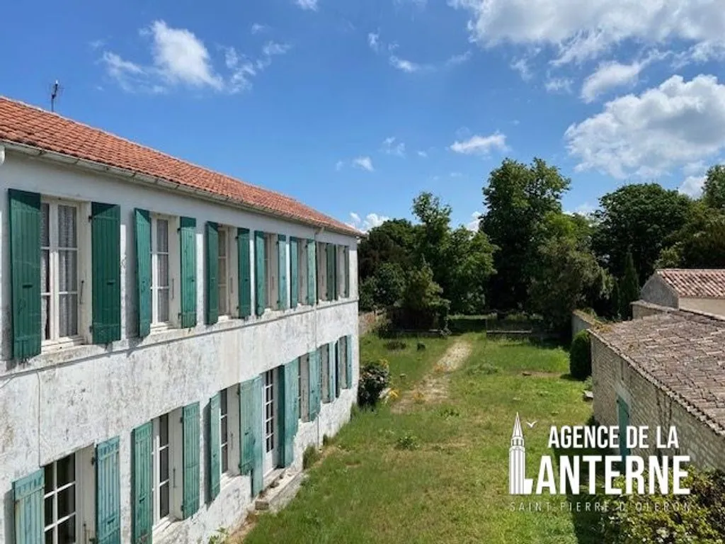 Exterior - Luxury House with Garden in Saint-Pierre-d'Oléron