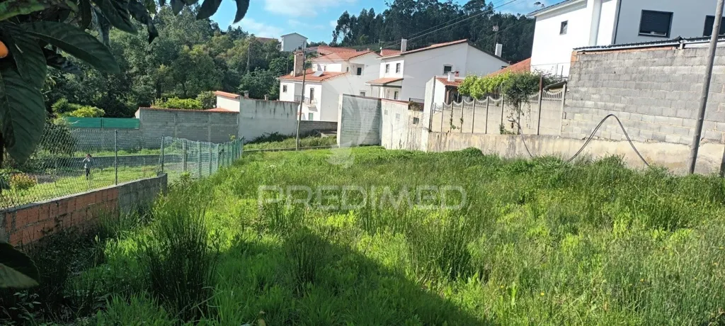 Jardin - Construction Plot with Solar Exposure near Leiria