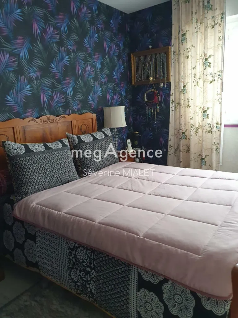 Bedrooms - Bright Flat with Balcony in Cognac