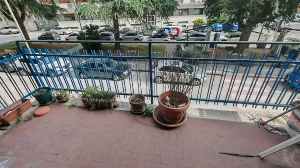 Balcony - Apartment with Balcony in High Street, Benevento