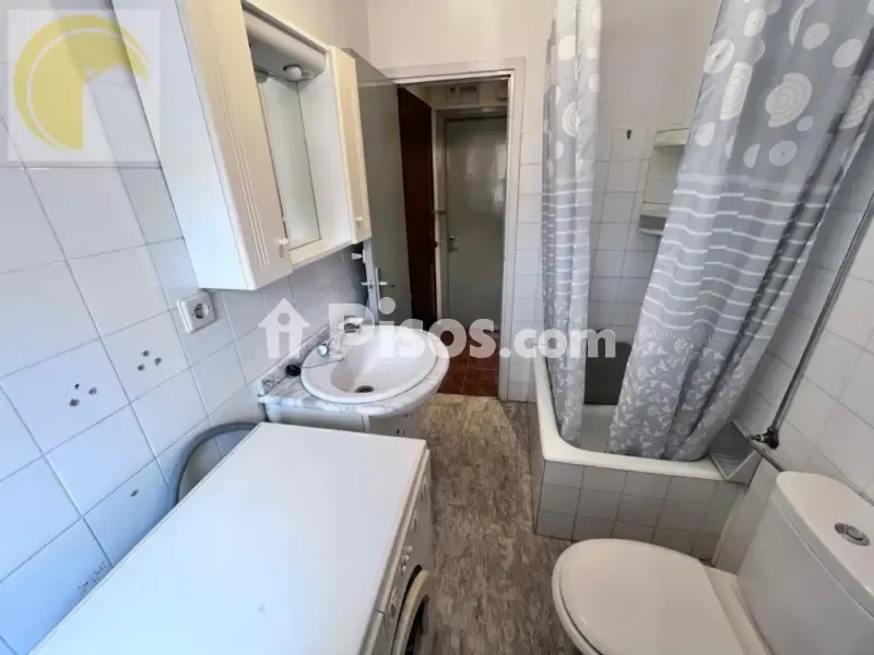 Vannitoad - 3-Bedroom Flat with Balcony in Sama