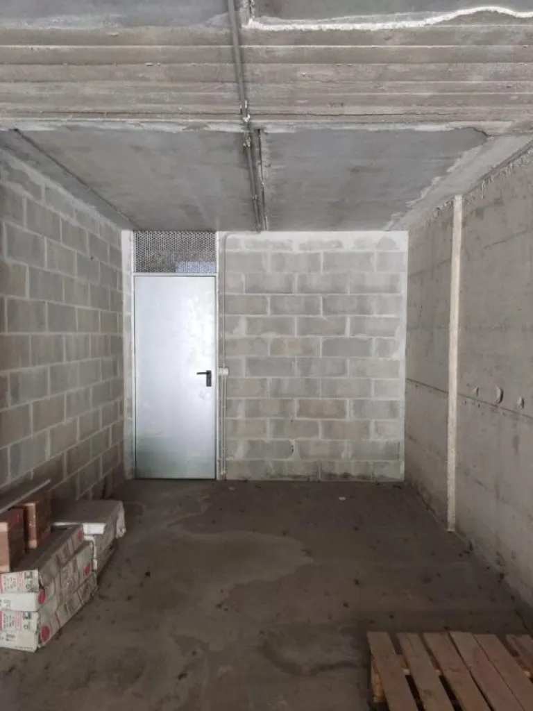 Garage - Box auto con giardino e terrazza in comunità chiusa