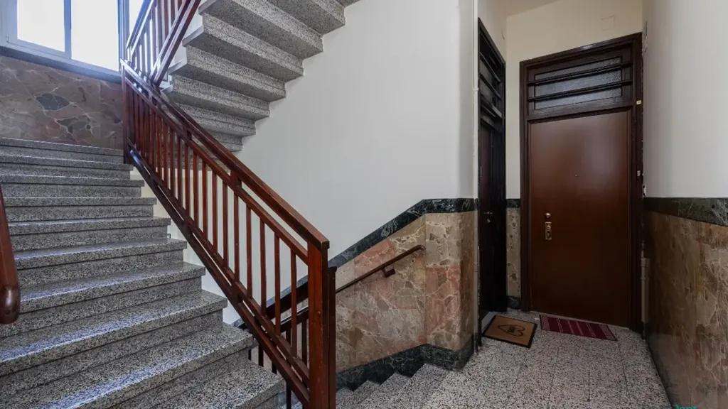 Pièces - Brightly Laid-out Flat with Balcony in Milan
