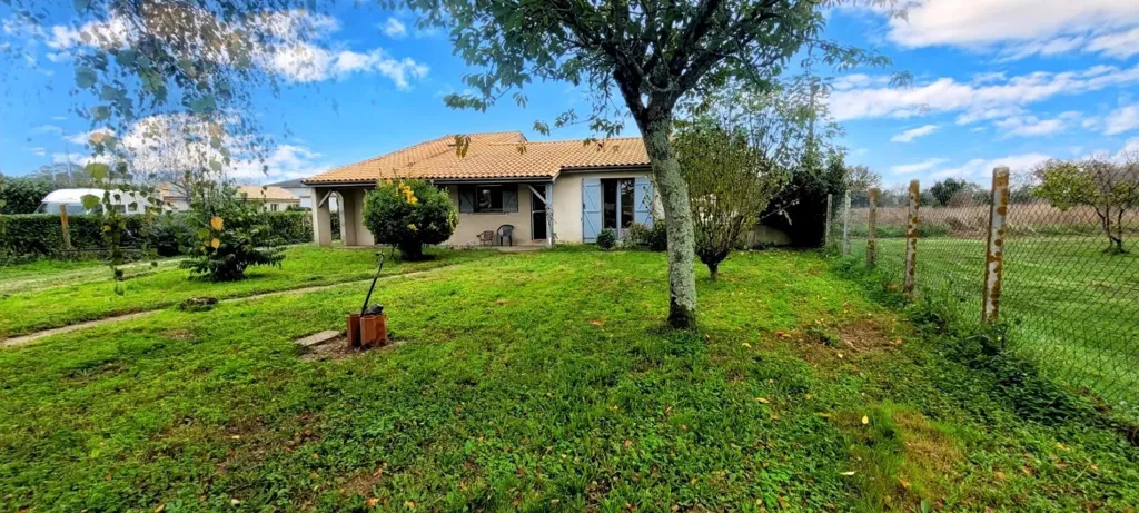 Aed - House with Pool in Coutras