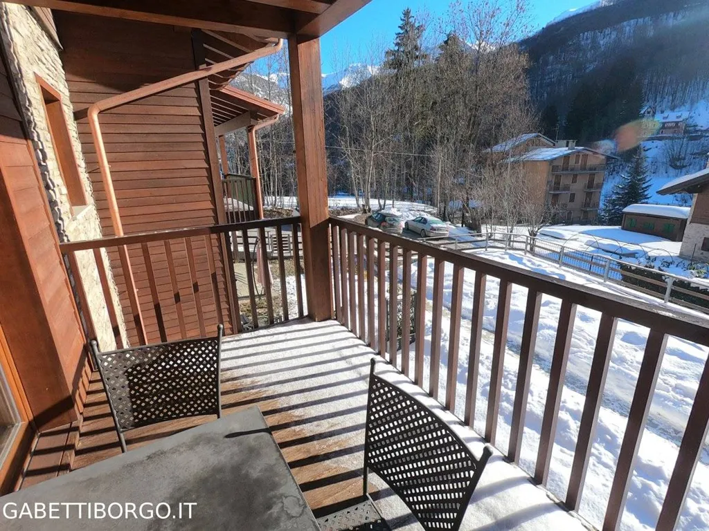 Balcon - Modern Apartment with Balcony in Limone Piemonte