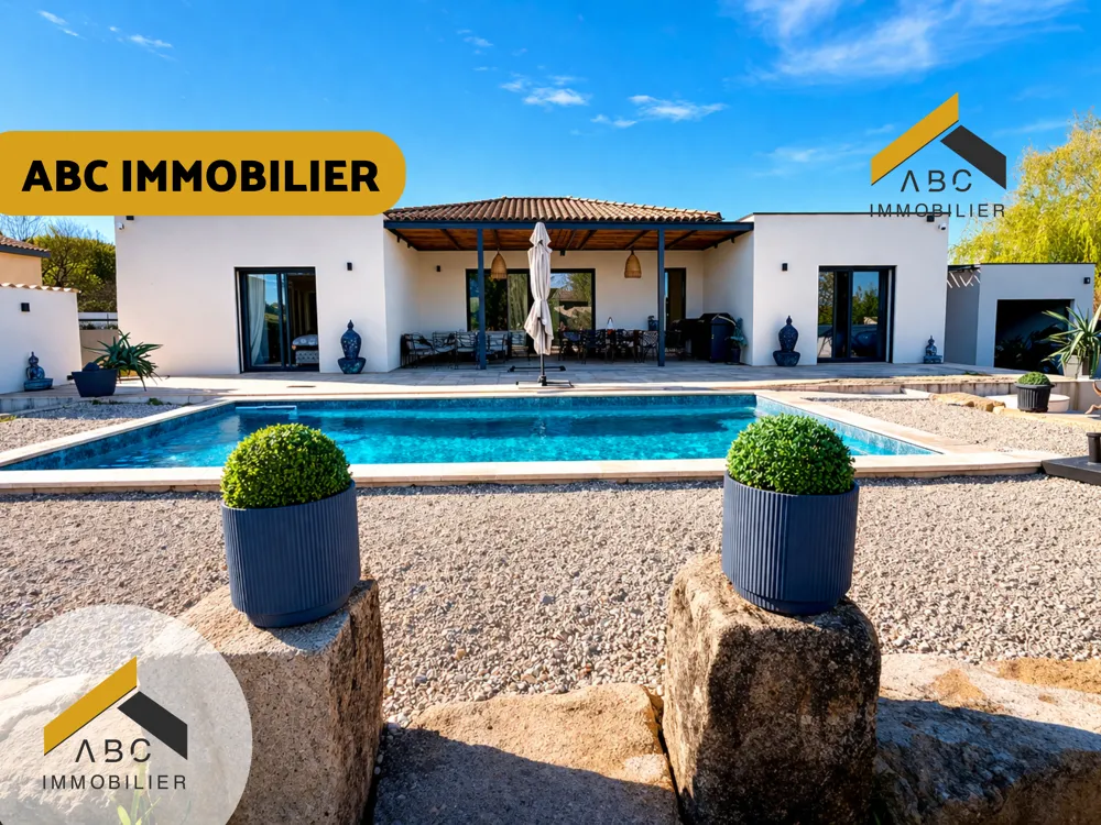 Maison Moderne avec Piscine dans le Vaucluse