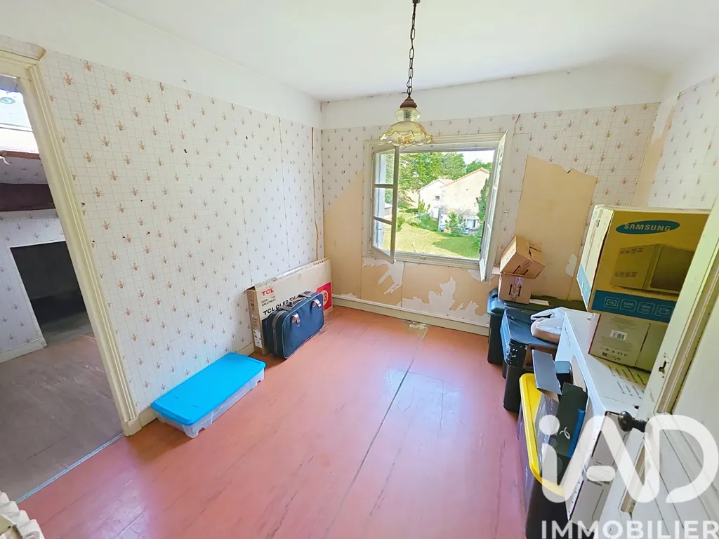 Utility Room - Stone House with River View in Javerlhac