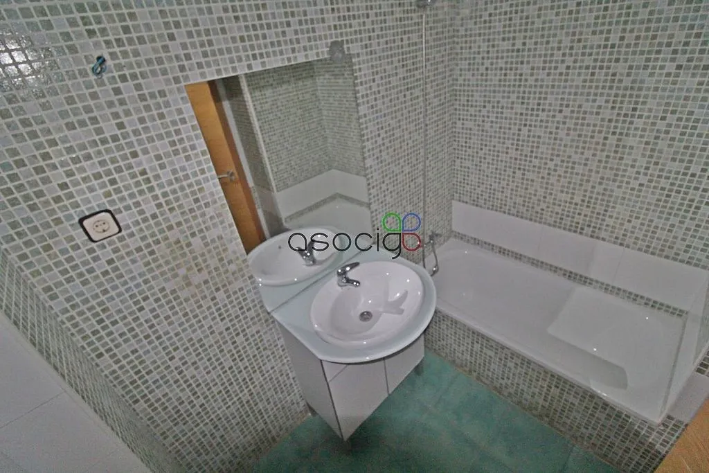 Vannitoad - Apartment with Terrace in Yebes