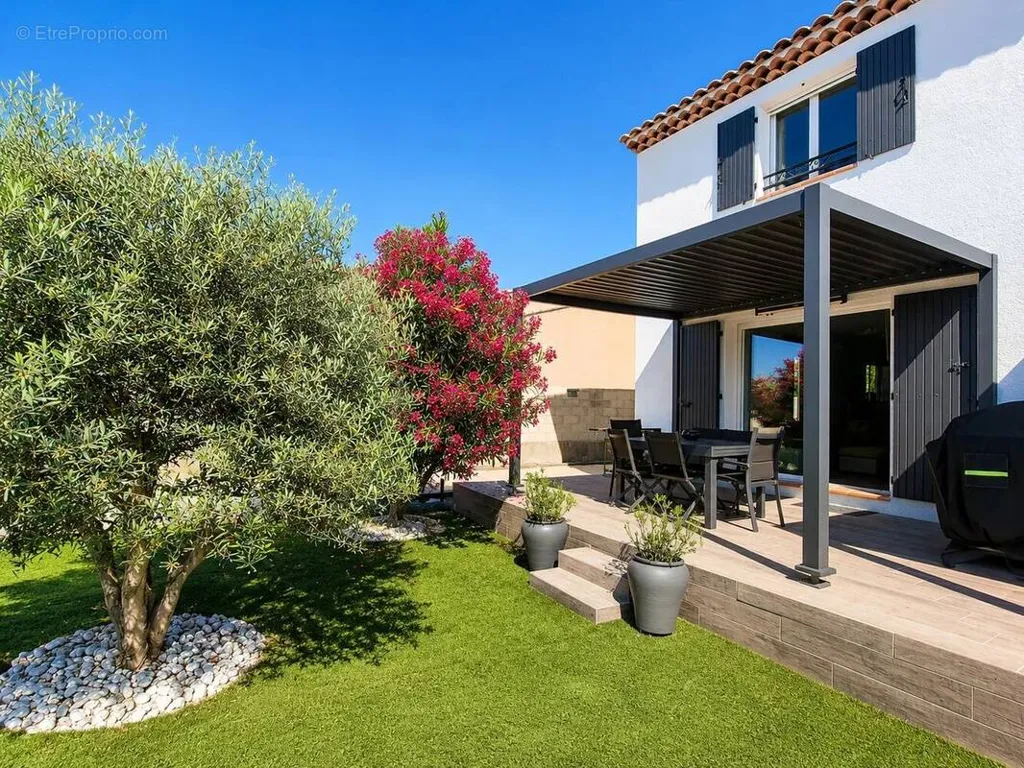 Terrasse - Maison mitoyenne avec terrasse à Coudoux