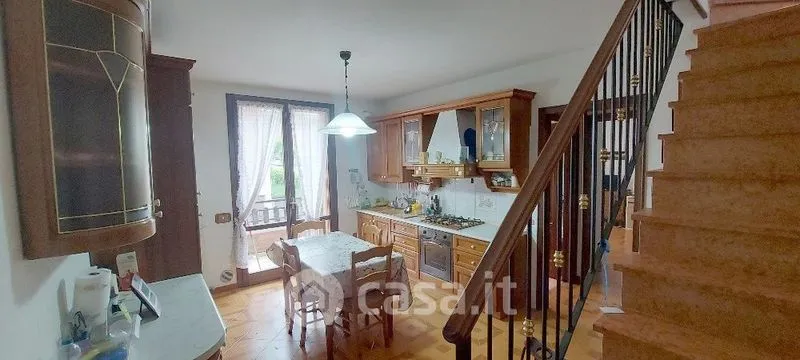 Salle à manger - Two-Storey Apartment with Balcony in Serramazzoni