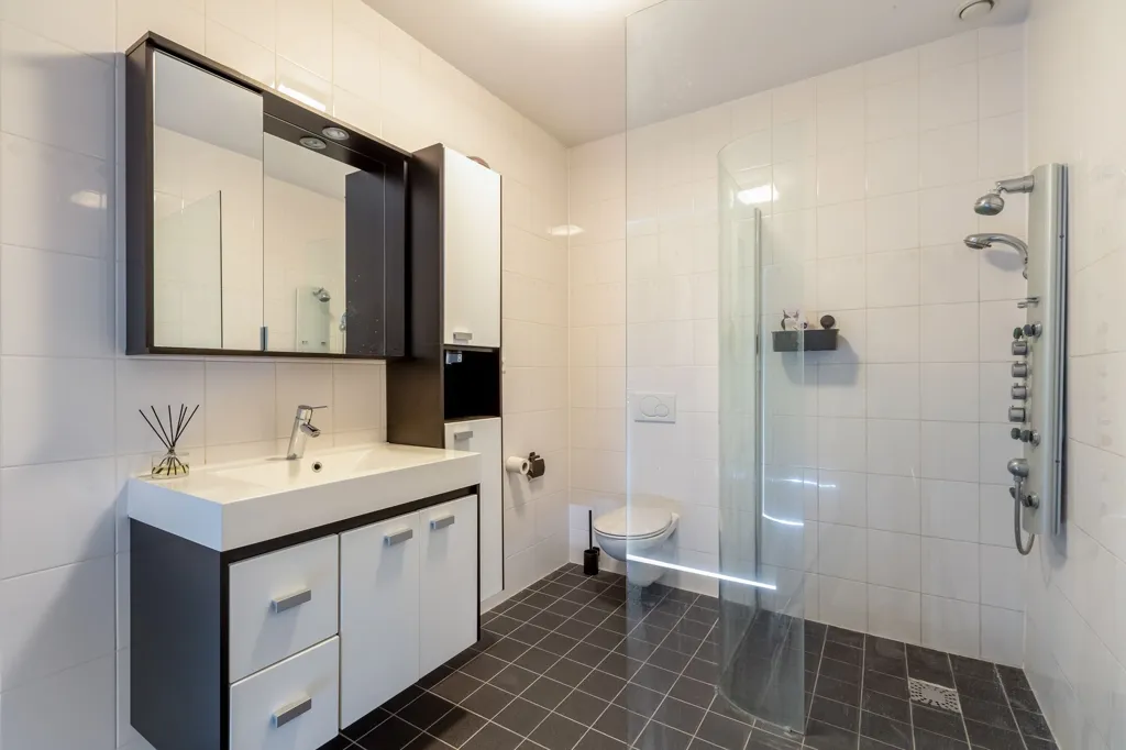 Salles de bain - Penthouse with View in Amsterdam West