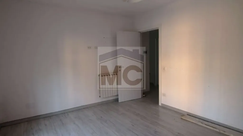 Pièces - Partially Refined House with Garden in Scandiano