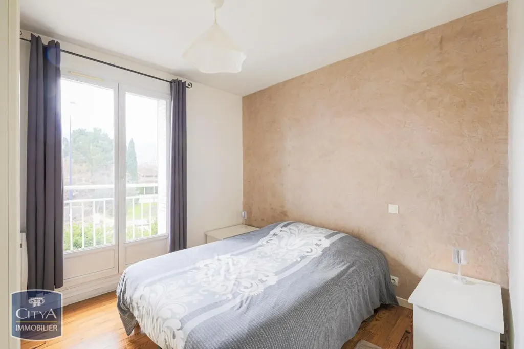 Chambres - Appartement Contemporain avec Double Balcon à Grenoble