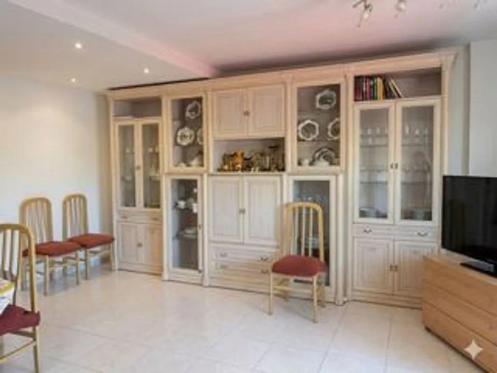 Salle à manger - Spacious Apartment with Air Conditioning in Massalavés