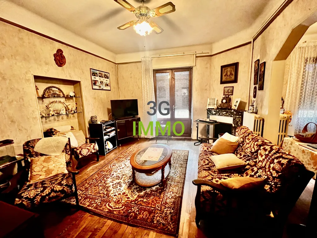 Elutuba - Renovatable 3-Bed Flat with Balcony in Nevers