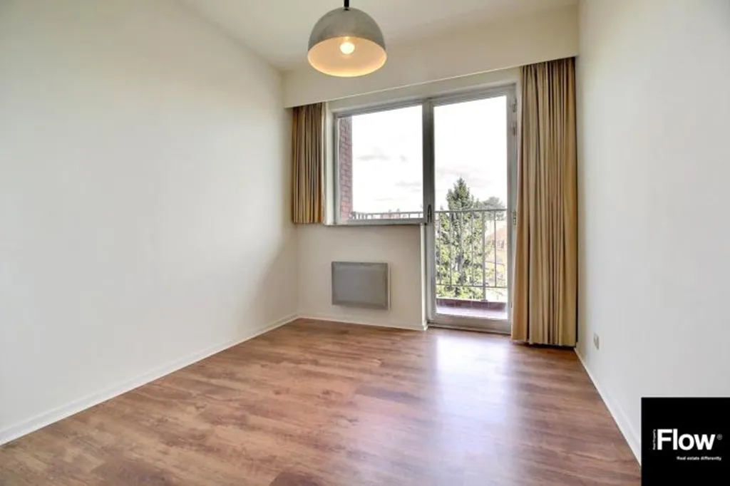 3 magamistoaga korter asukohas Molenbeek-Saint-Jean