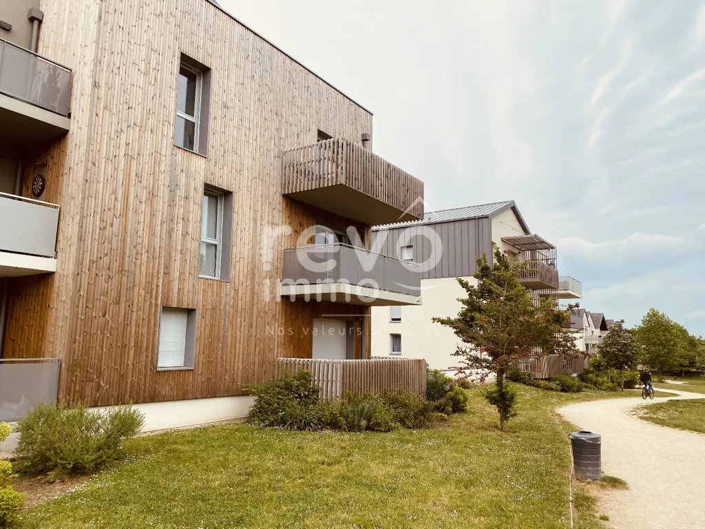 Exterior - 3-Bedroom Flat with Balcony in Hauts de Saint-Aubin