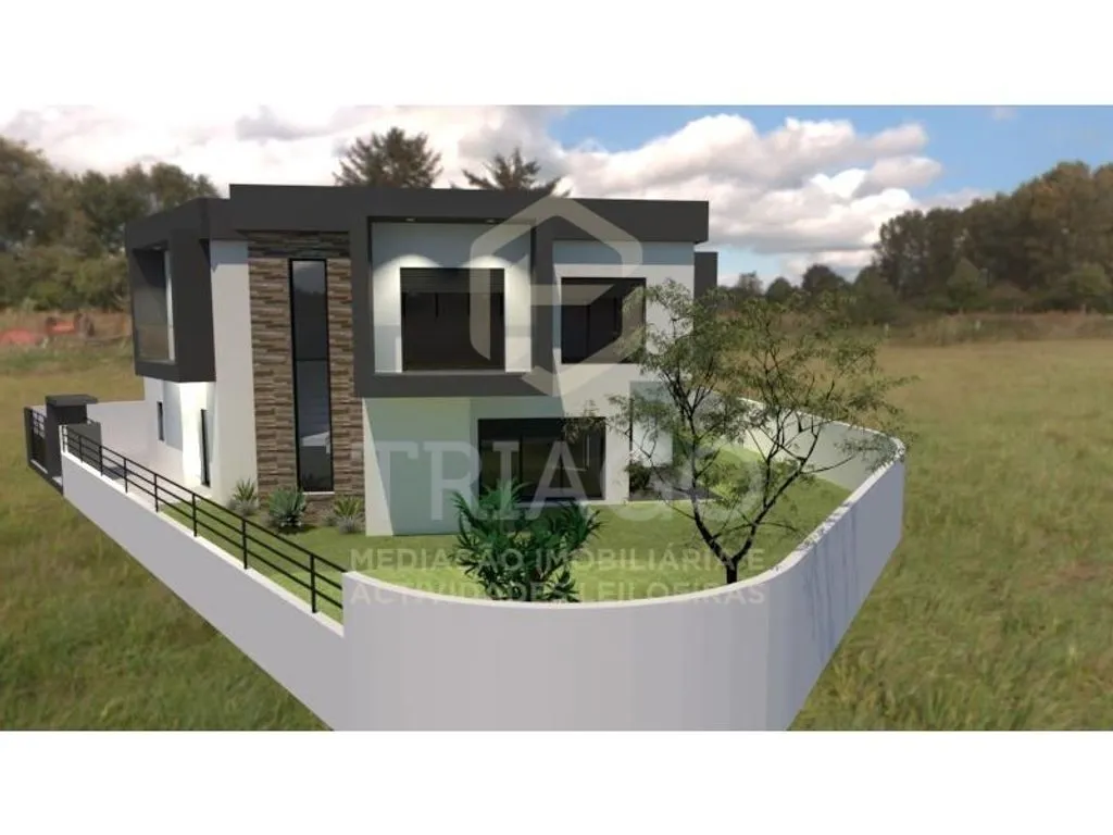 Modern House with Pool in Samora Correia