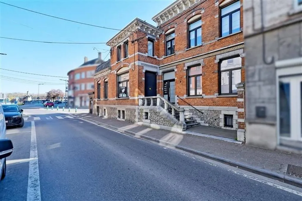 Välivaade - Converted Pharmacy Apartment in Tamines