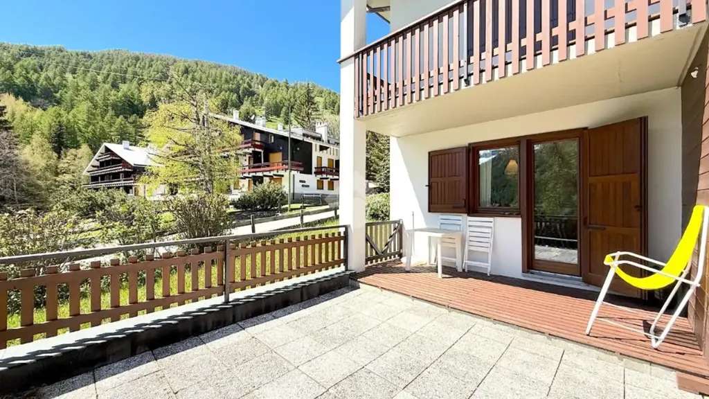 Rõdu - 2-Bedroom Apartment with Private Terrace in Pragelato