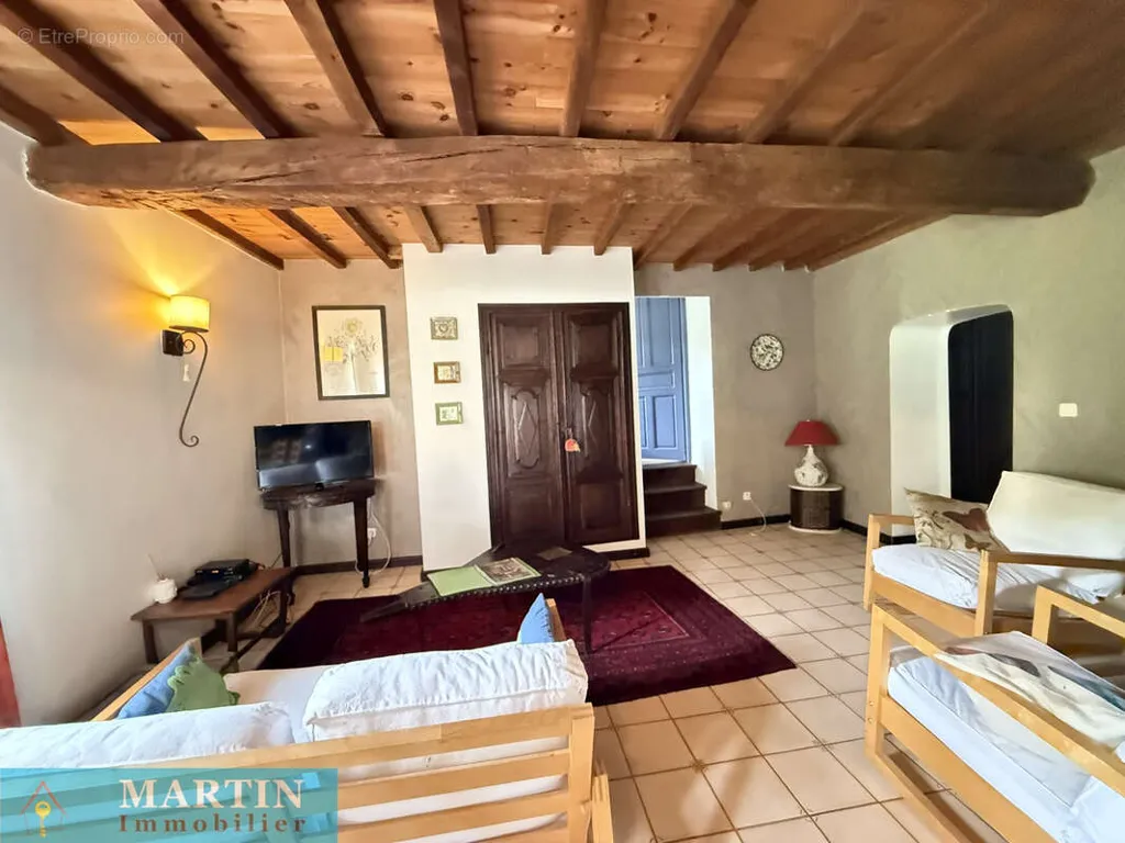 Soggiorno - Mas with River Access in Peaceful Hamlet