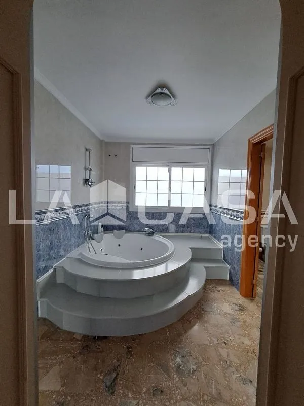 Salles de bain - Chalet with Pool and Terrace in Can Parellada