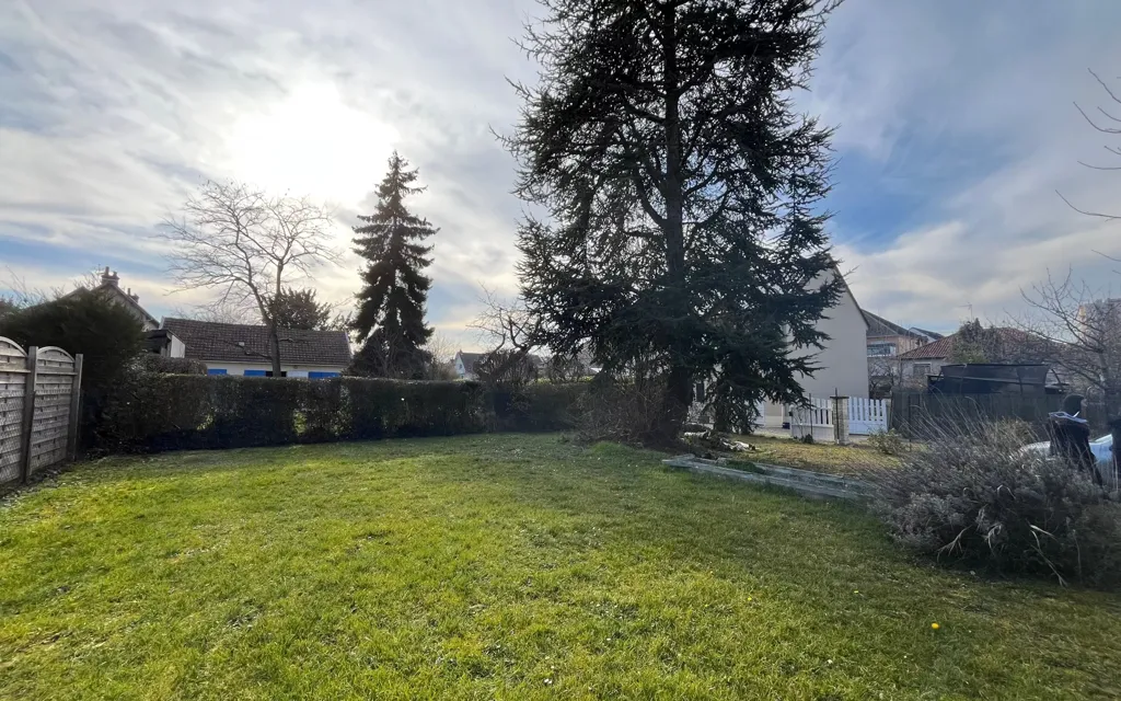 Garden - Individual House with Garden in Dijon South