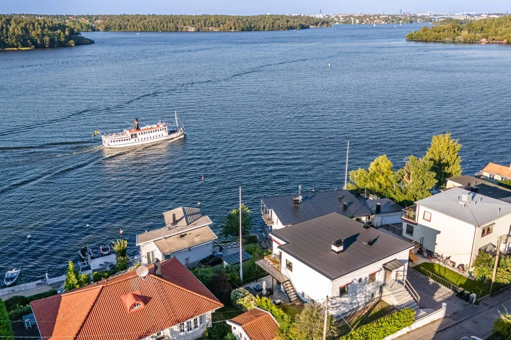 Aerial - Modern Apartment with Mälaren View in Mälarhöjden