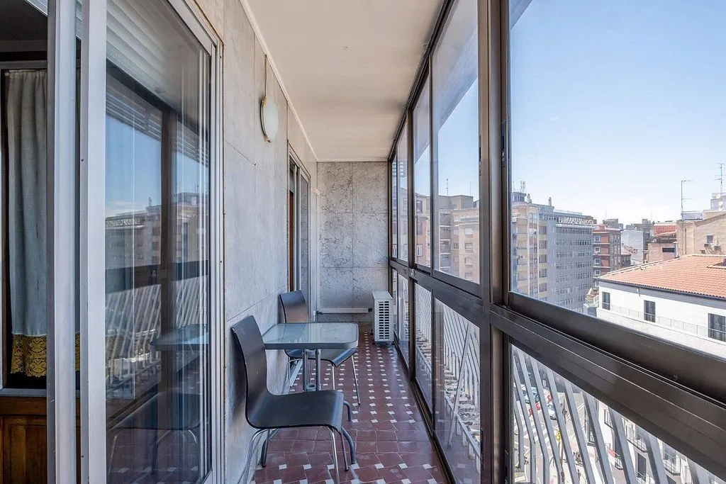 Balcon - Apartment with Balcony and Views in Zaragoza