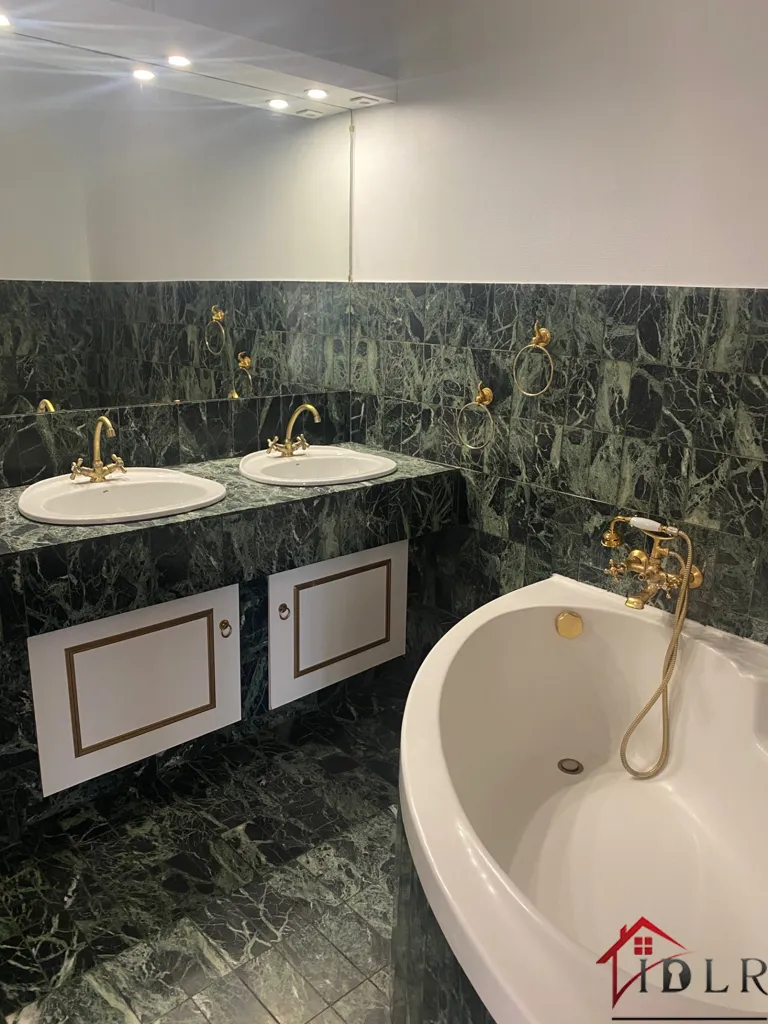 Bathrooms - Renovated Flat with Loggia in Chaumont Centre