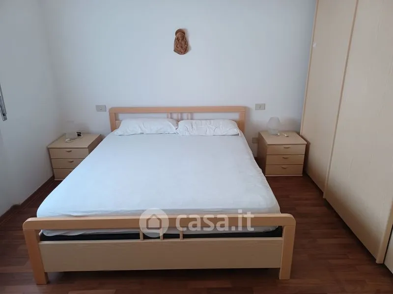 Magamistoad - Rear-Adjoining Villa with Garden in Ameglia