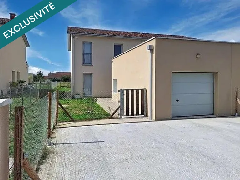 House with Garden View in Hieres-Sur-Amby