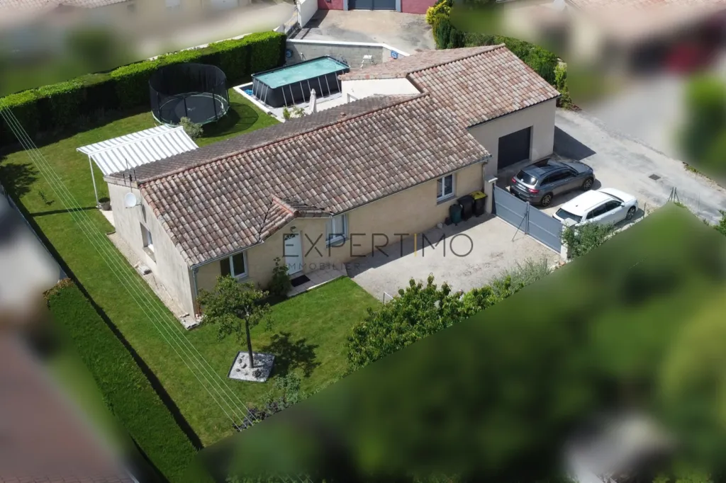 Õhuvaade - Villa with Pool in Tournus