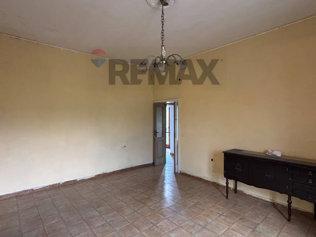 Elutuba - Semi-detached House with Garden in Mirabella Eclano