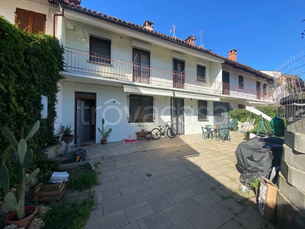 Terrass - Rustic Villa with Private Garden in Carignano