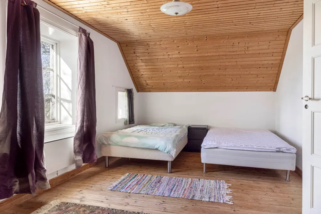Magamistoad - Divided Farm with Development Potential in Göstorp