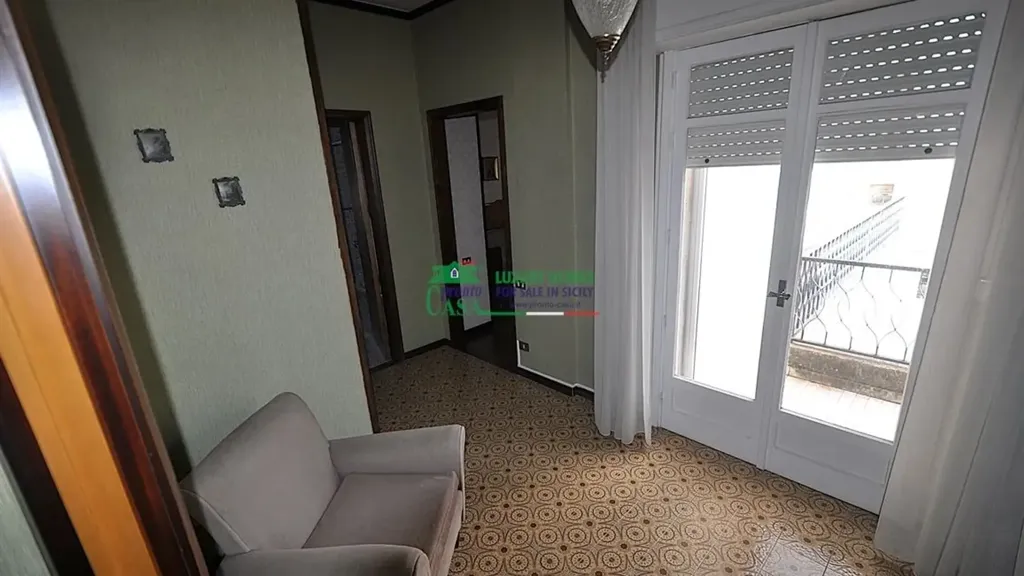 Séjour - Apartment with Perimeter Balcony in Ragusa